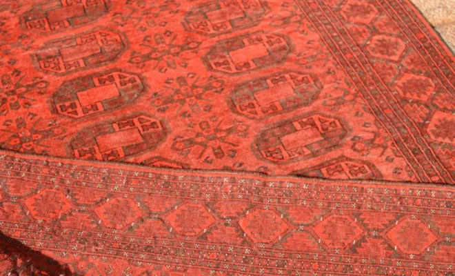 Tapis Turkmène à motif répétitif – 184 x 129 cm