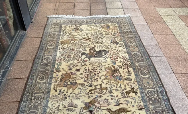 Tapis Ghom ancien d’Iran en laine – Scène de chasse – 330 × 210 cm