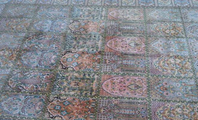 Tapis du Cachemire des Indes en laine et soie – 335 × 215 cm