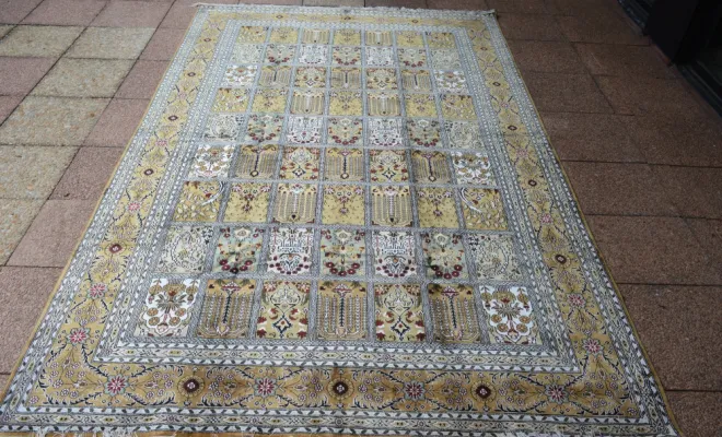 Tapis Hereke de Turquie en laine et soie – 280 × 180 cm
