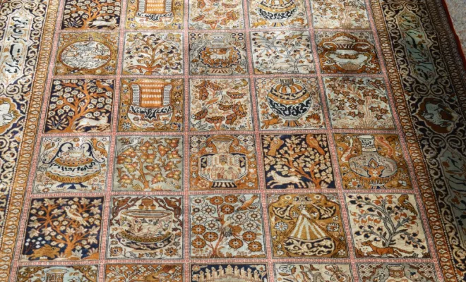 Tapis Ghom en soie d’Iran à motif caissons – 201 × 133 cm