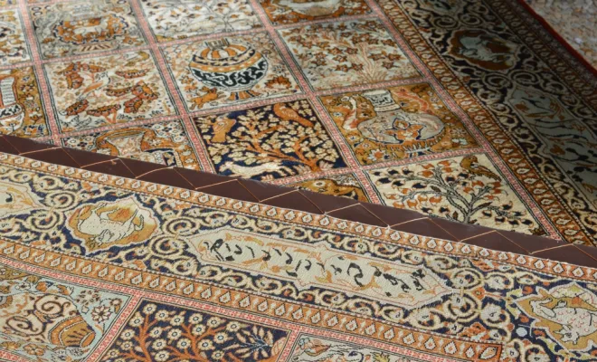 Tapis Ghom en soie d’Iran à motif caissons – 201 × 133 cm